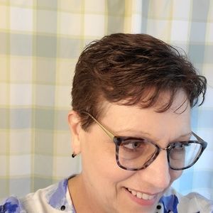 Meet your Posher, Cathy